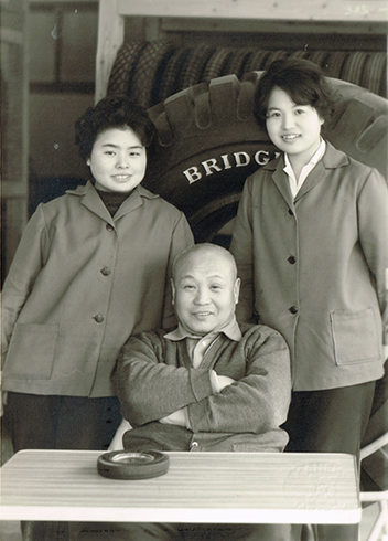 昭和27年頃(創業者とスタッフ)