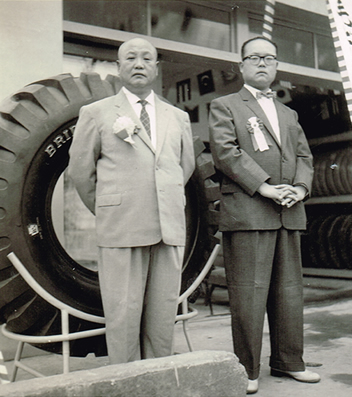 昭和40年頃(創業者と現会長)